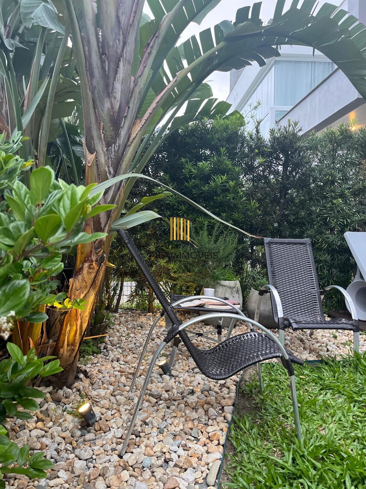 Loft Mobiliado com Espaço Gourmet no Rossi Atlântida – Conforto e Luxo à Beira-Mar!