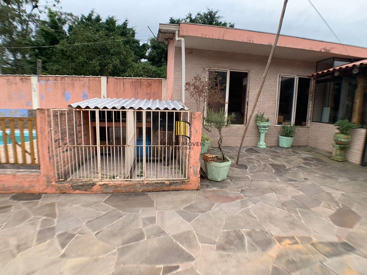 Casa para Venda - 318m², 3 dormitórios, Piscina, Bairro Guarujá