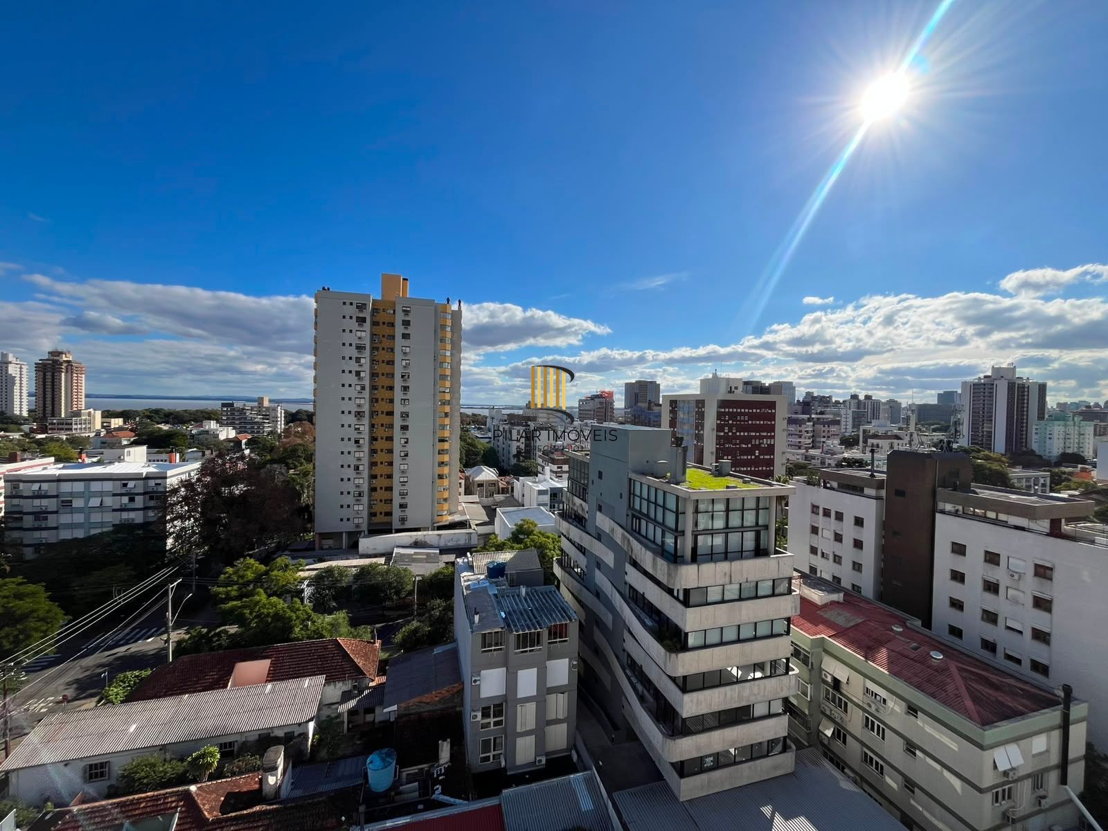 Apartamanto a venda no Menino Deus com 3 quartos e sacada