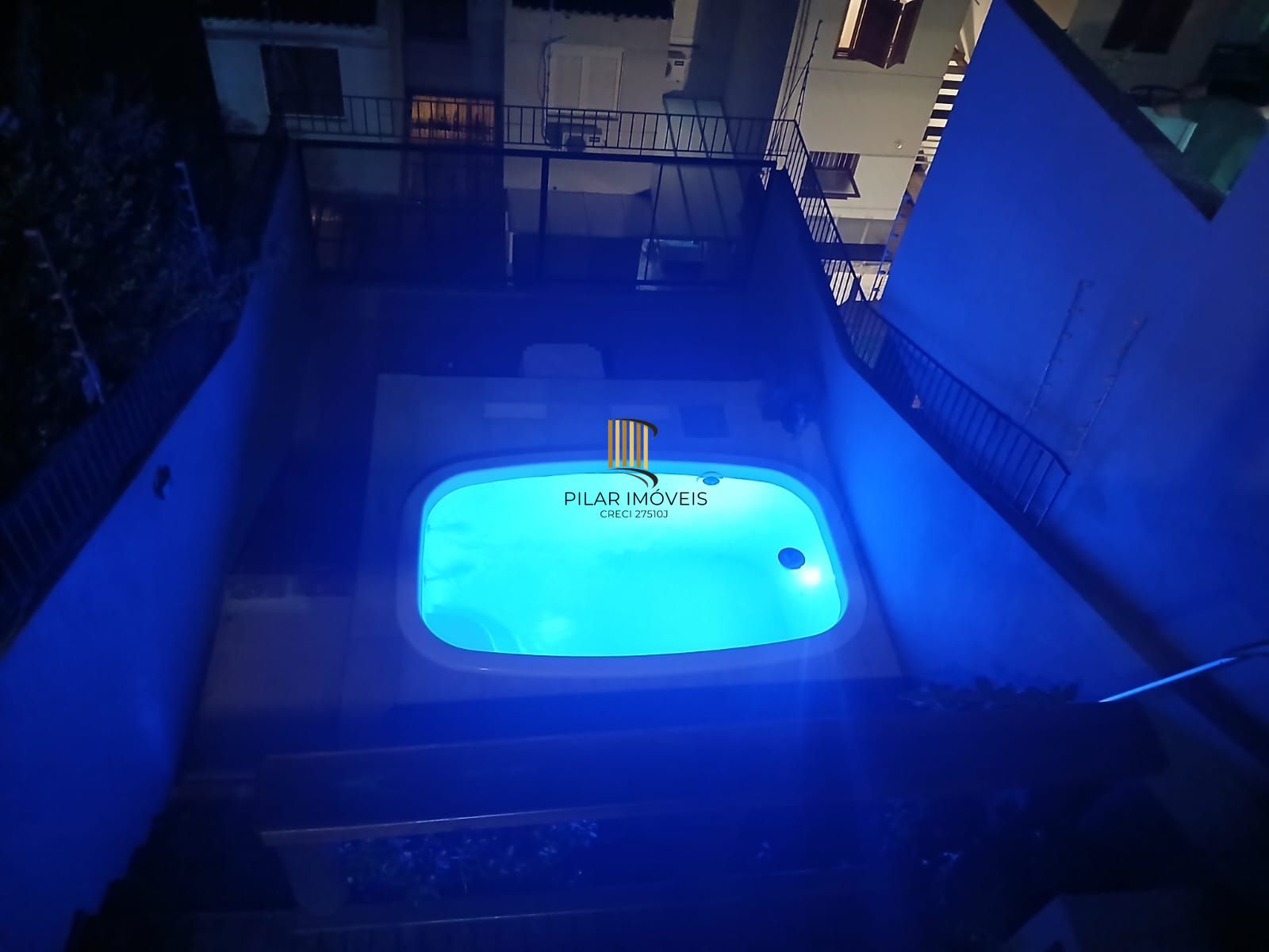 Casa a venda com piscina de 3 dormitórios em porto alegre