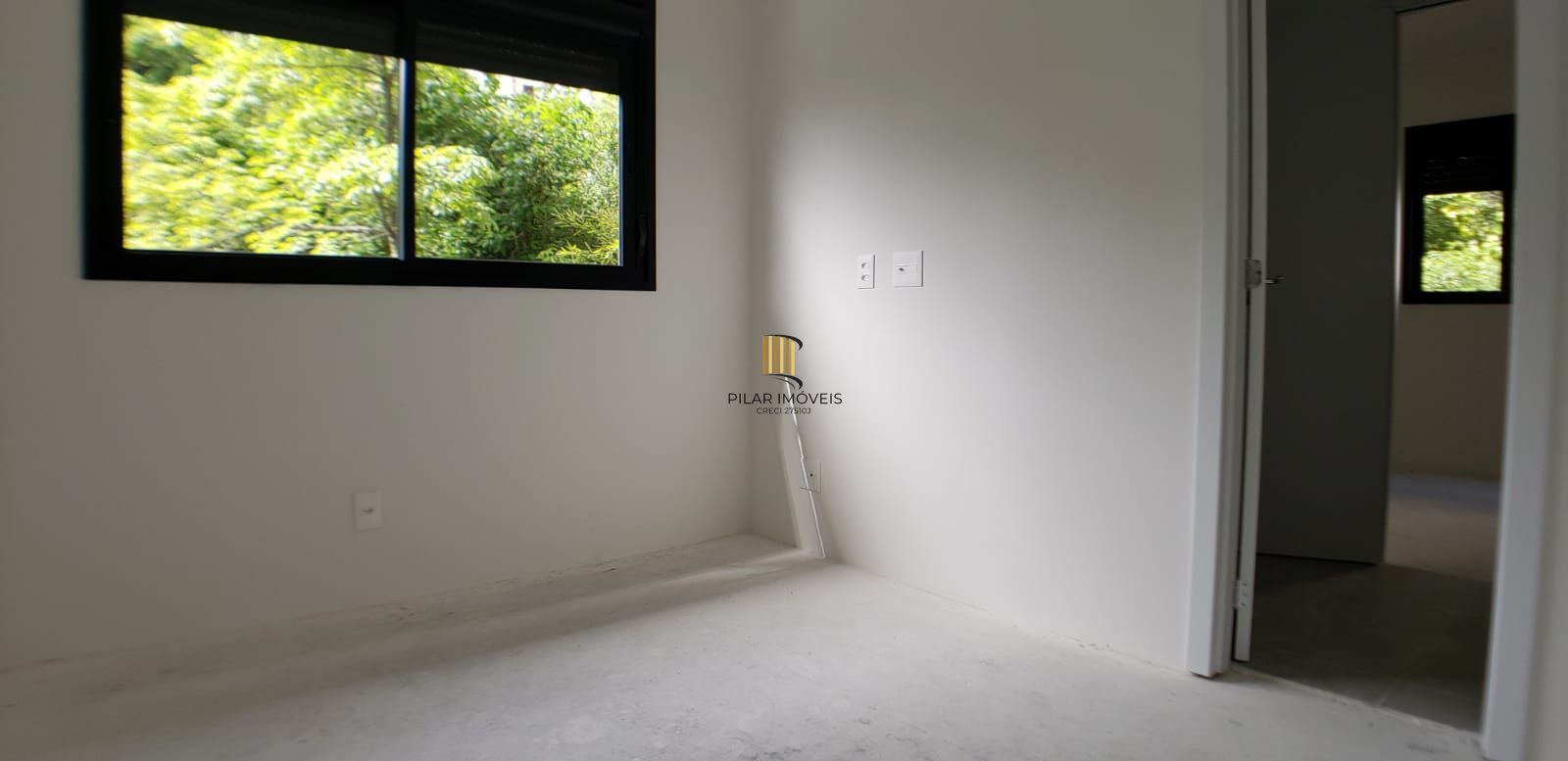 Apartamento para Venda - 101m², 3 dormitórios, sendo 3 suites, 2 vagas - Menino Deus