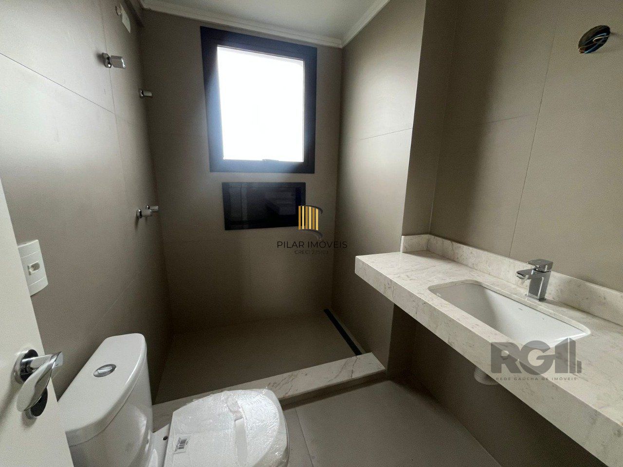 Apartamento 03 Suítes / Sacada/ 131m /  Rua José Gomes / Tristeza