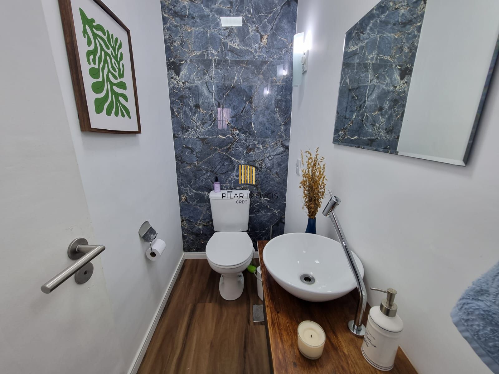 Casa terrea e reformada no bairro Nonoai