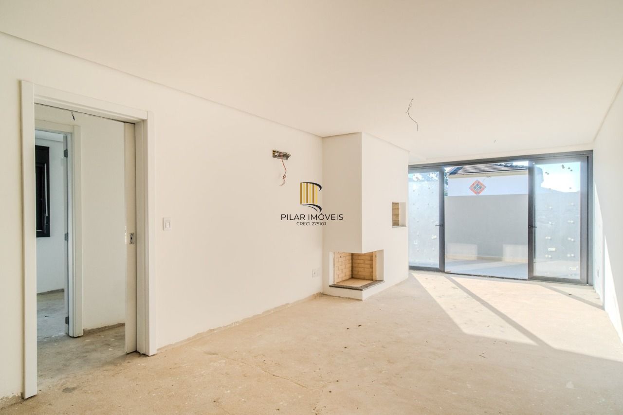 Apartamento Garden / 3 Dormitórios / Suíte / Amplo Pátio / Bairro Tristeza