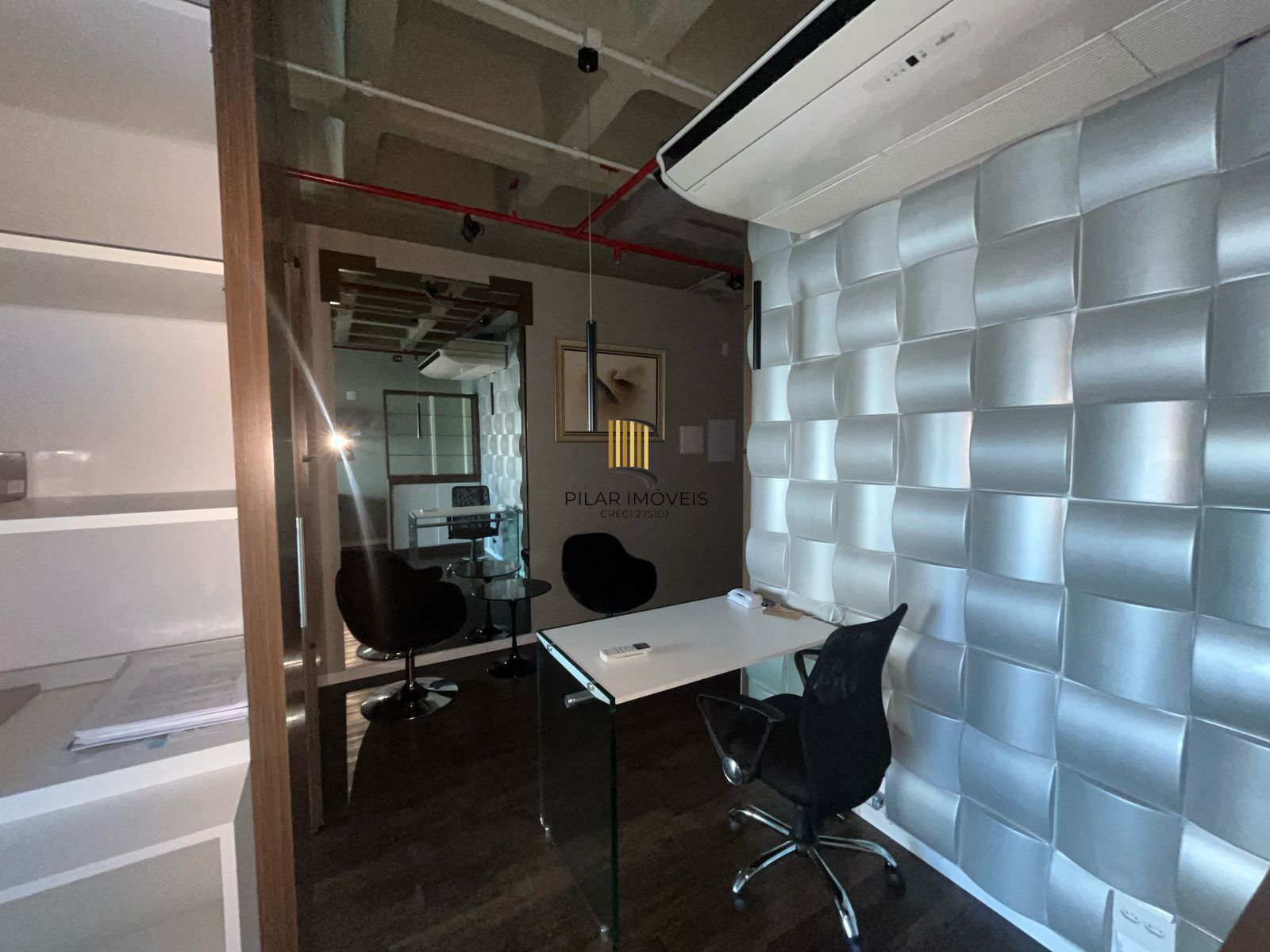 Sala mobiliada no Diamond Tower