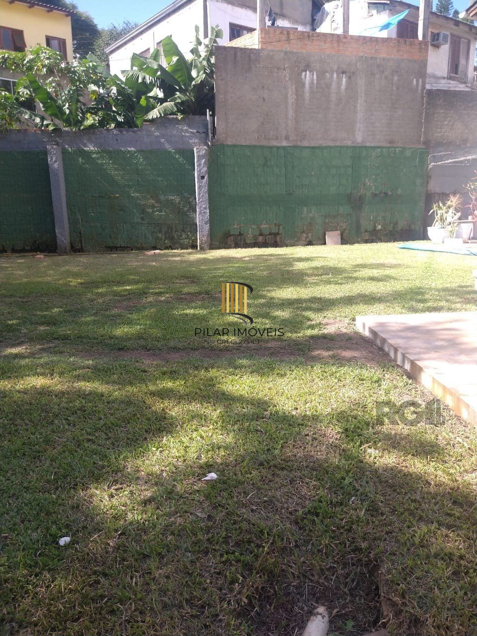 Casa Para Venda Com Amplo Pátio e Piscina