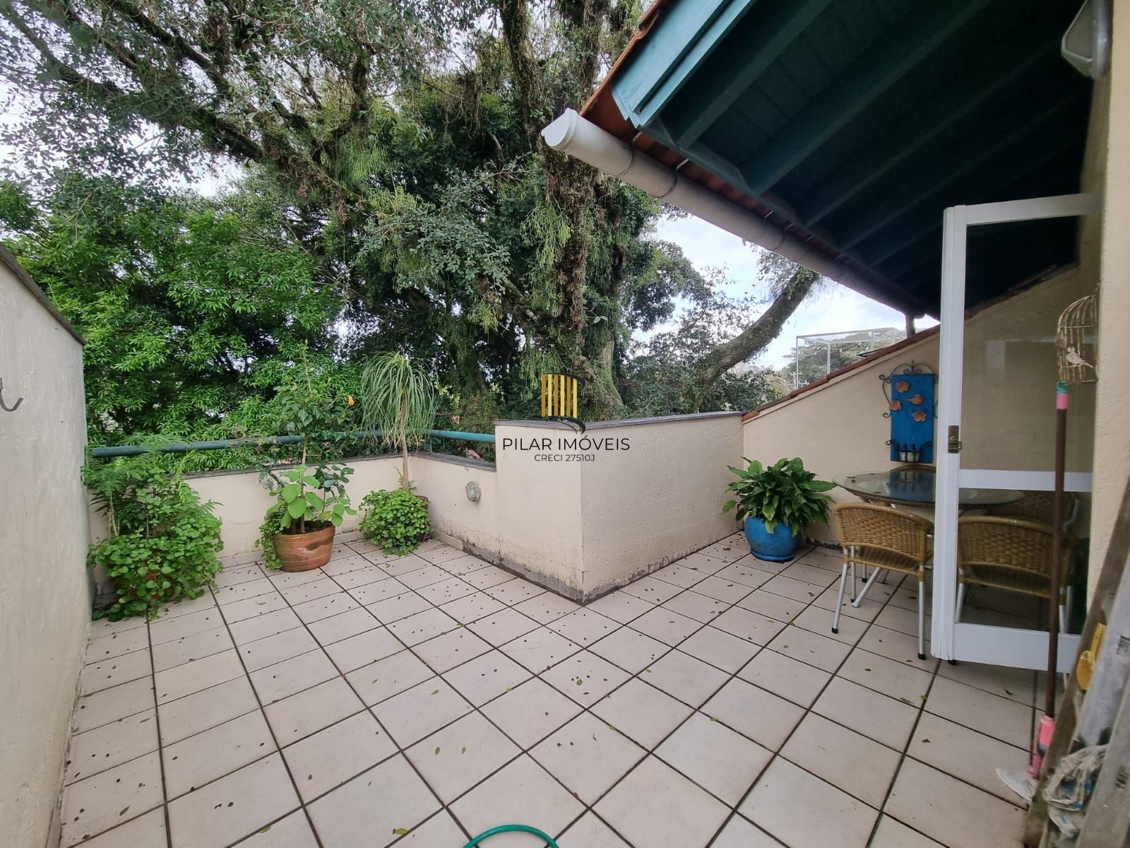 Casa em Condomínio 3 Suítes / Bairro Ipanema