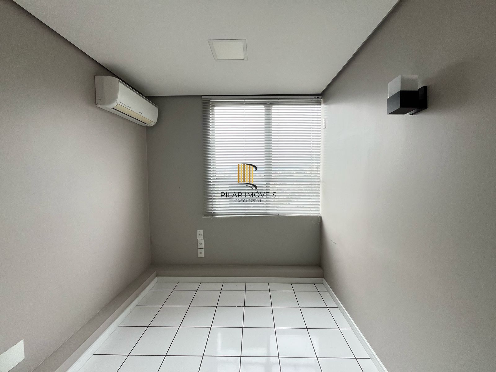 Sala para venda na Tristeza prédio Spazzio