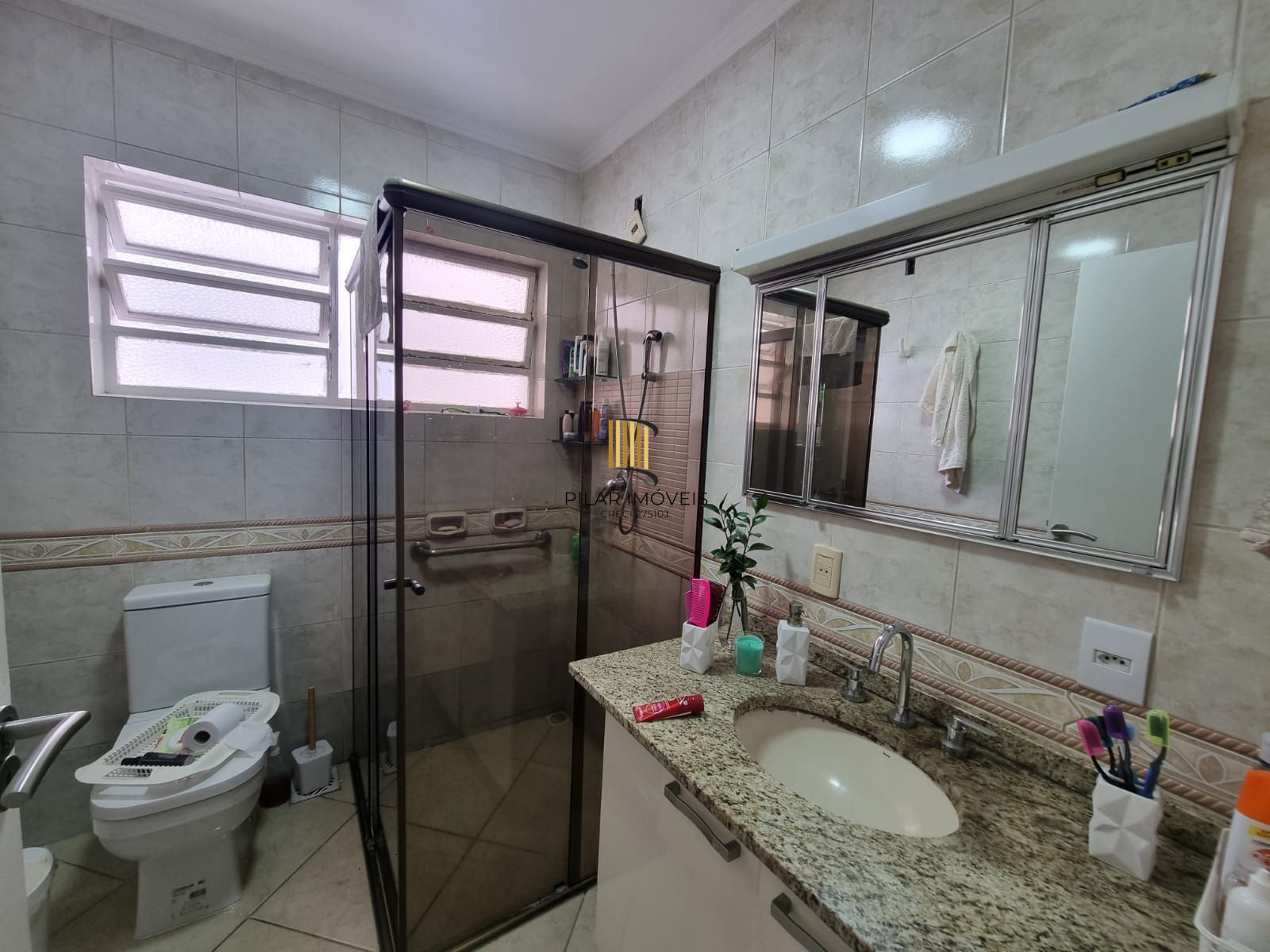 Casa terrea e reformada no bairro Nonoai
