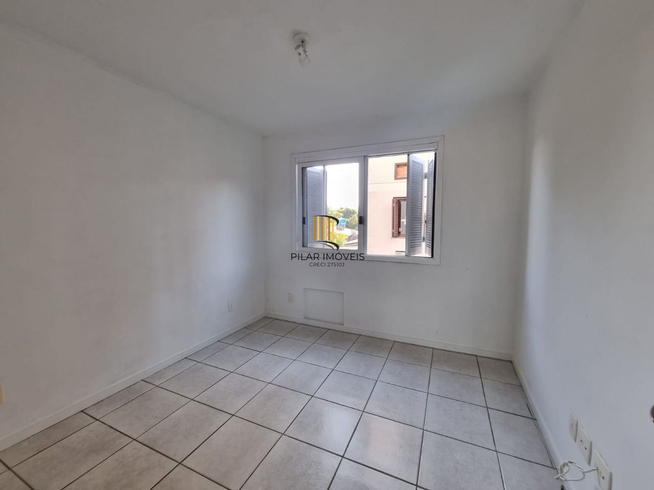 Apartamento 2 Dormitórios com Sacada Ipanema