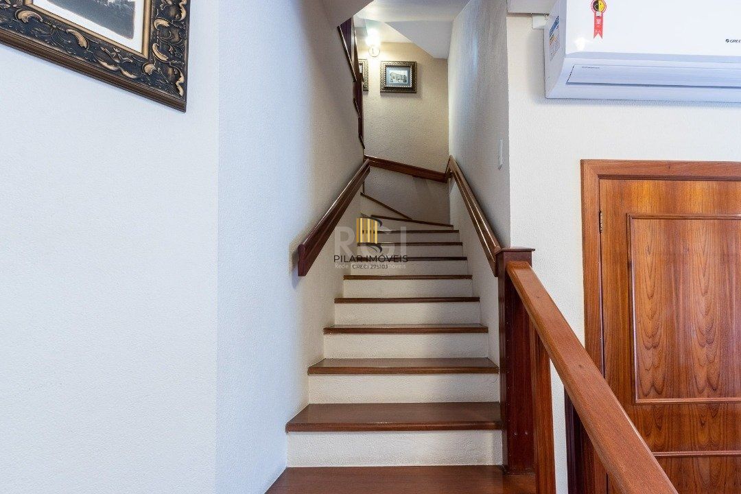Casa a venda em condominio no bairro Jardim Isabel