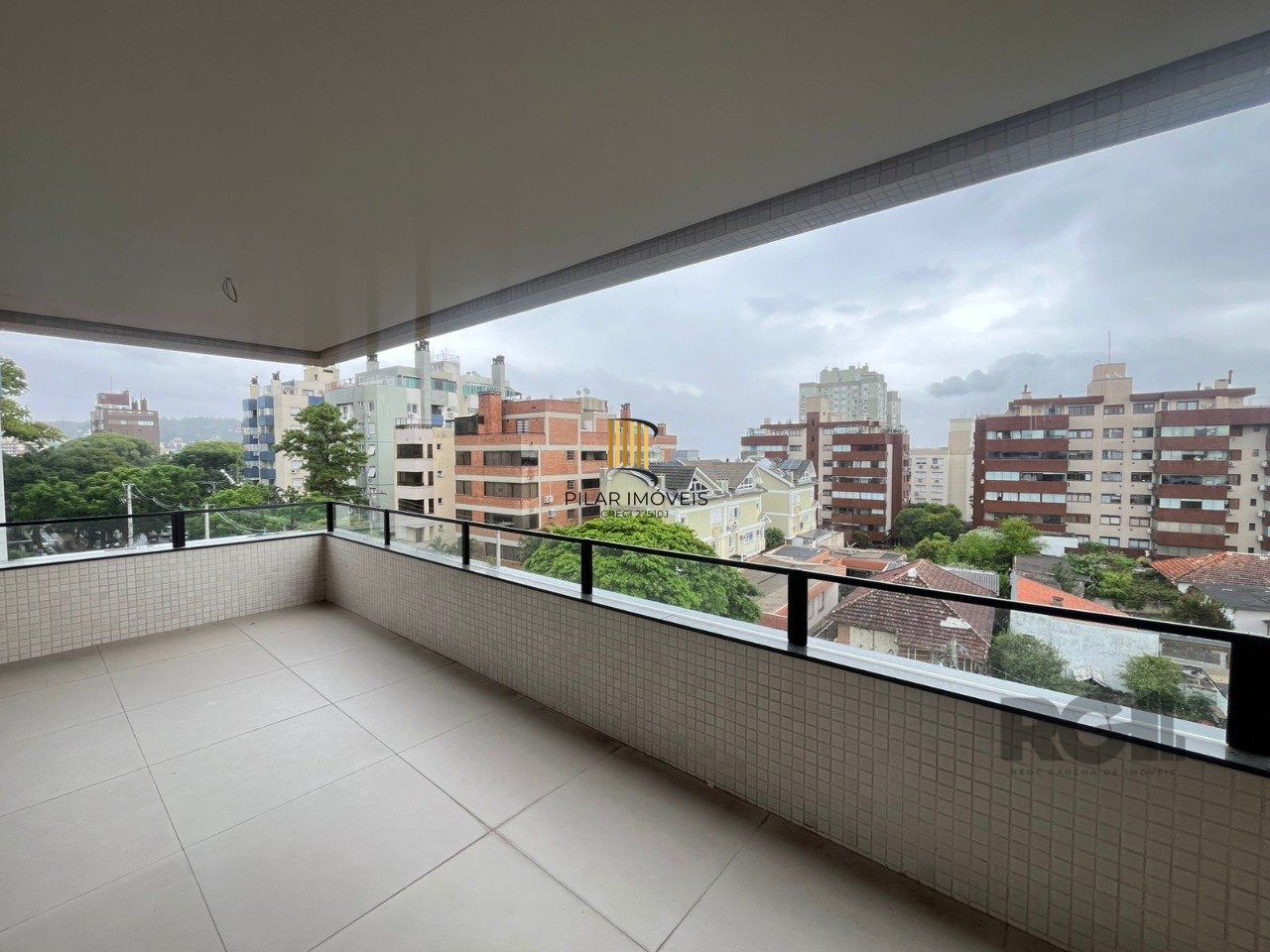 Apartamento 03 Suítes / Sacada/ 131m /  Rua José Gomes / Tristeza