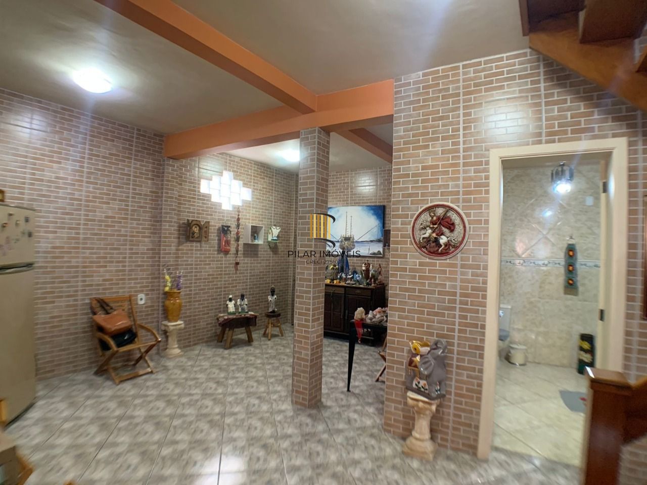 Casa para Venda - 318m², 3 dormitórios, Piscina, Bairro Guarujá