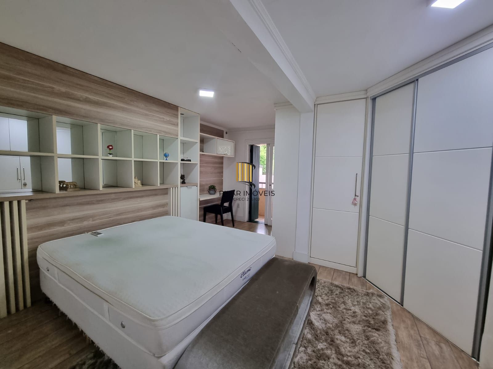 Casa em Condomínio 3 Suítes / Bairro Ipanema