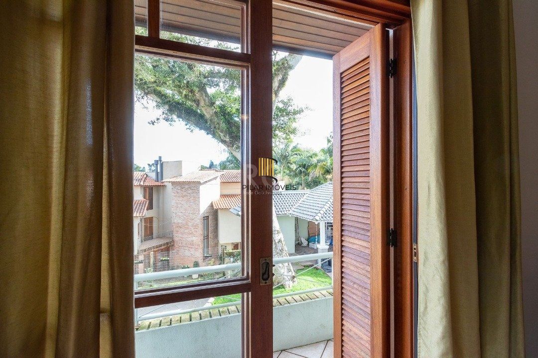 Casa a venda em condominio no bairro Jardim Isabel