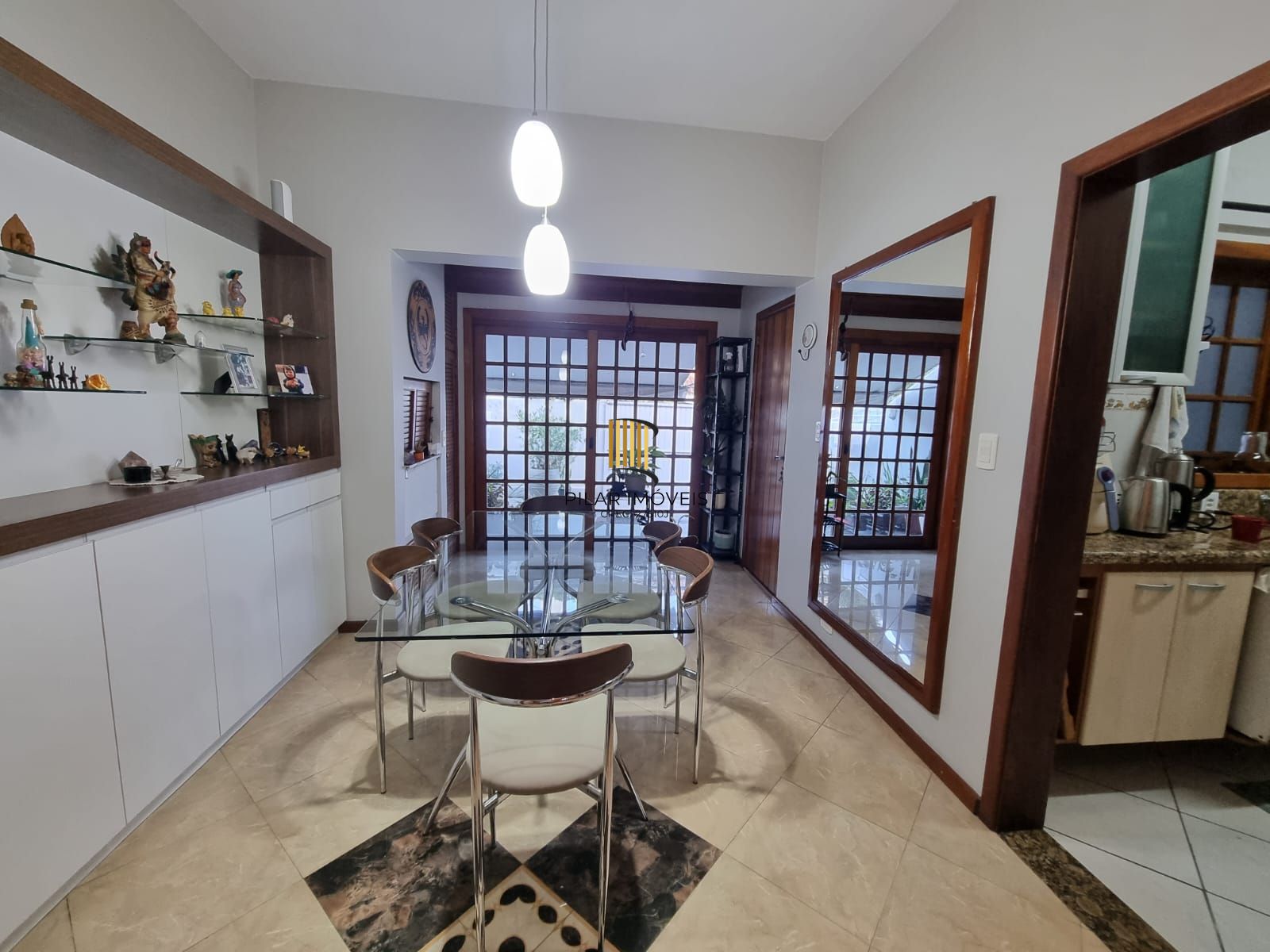 Casa de 3 Dormitórios em Condomínio Fechado Infra Completa