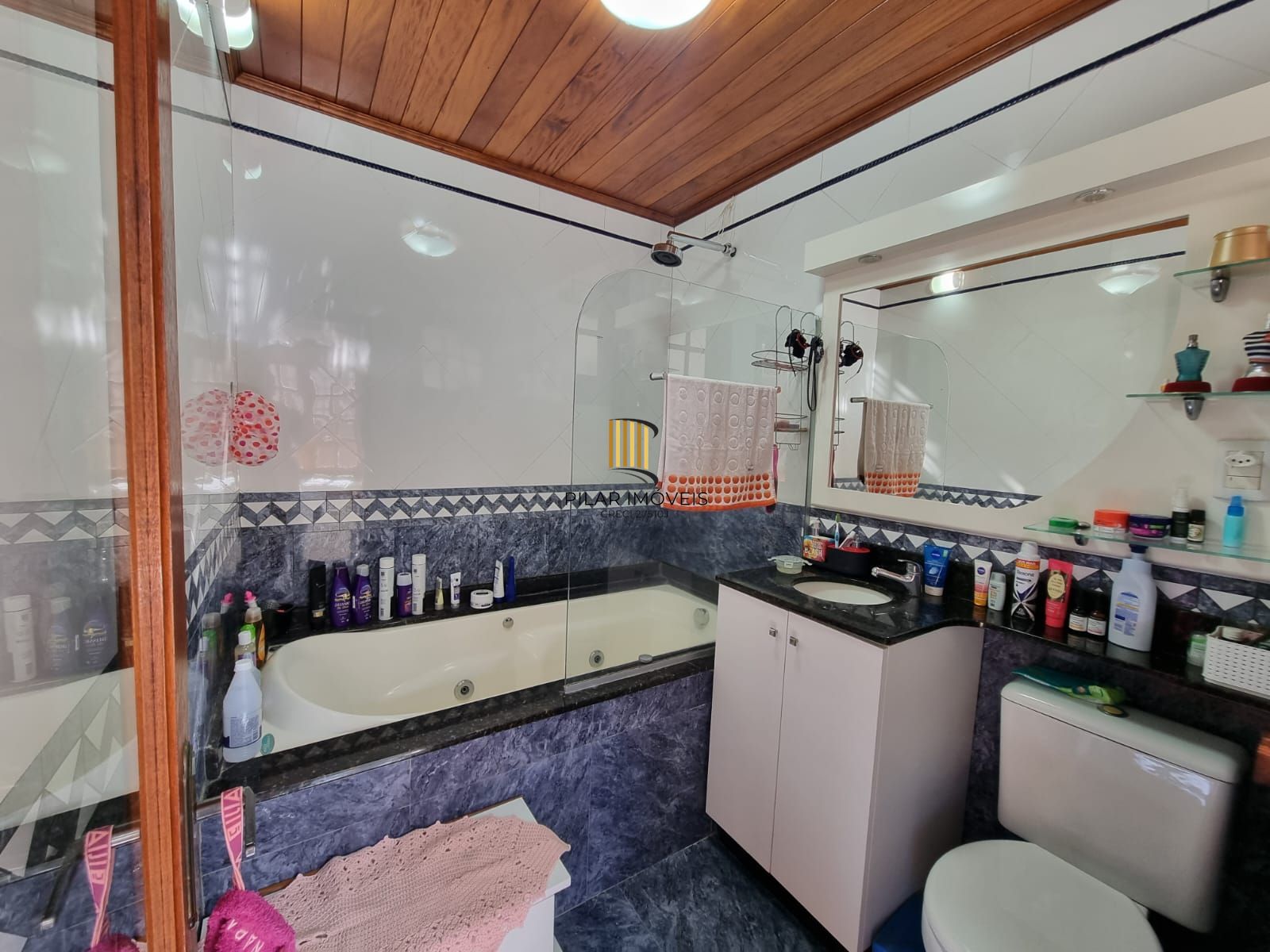 Casa de 3 Dormitórios em Condomínio Fechado Infra Completa