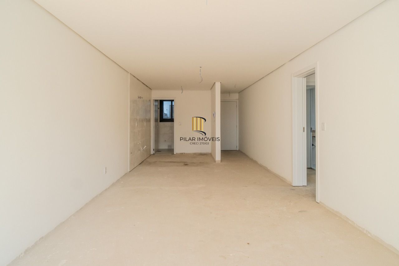 Apartamento Garden / 3 Dormitórios / Suíte / Amplo Pátio / Bairro Tristeza