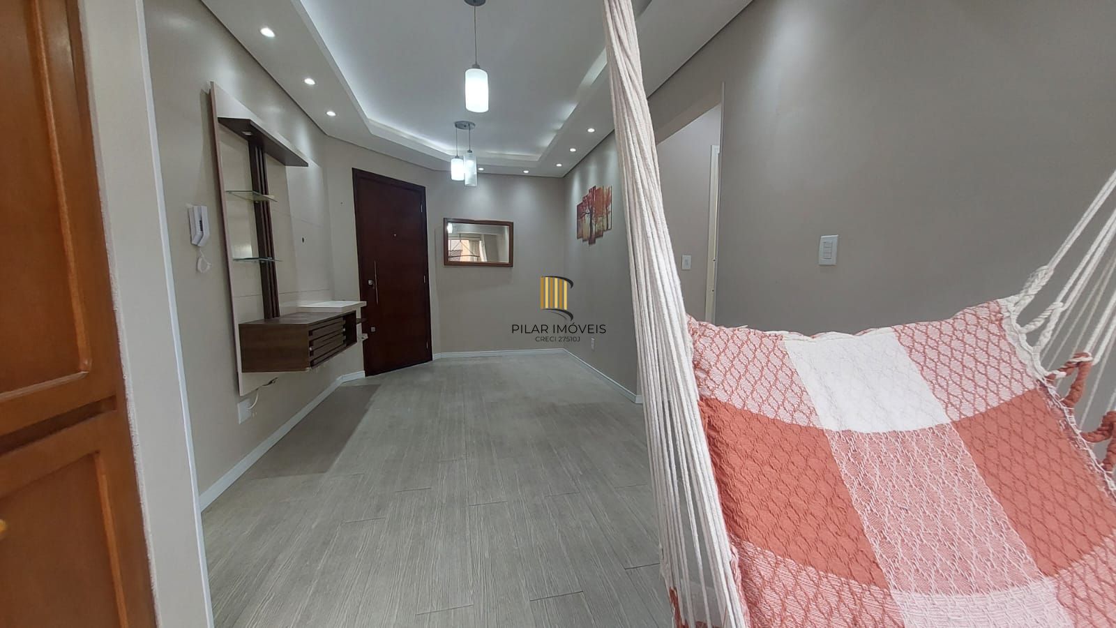 2 QUARTOS, SACADA COM CHURRASQUEIRA - ELEVADOR - CAVALHADA - PORTO ALEGRE - RS