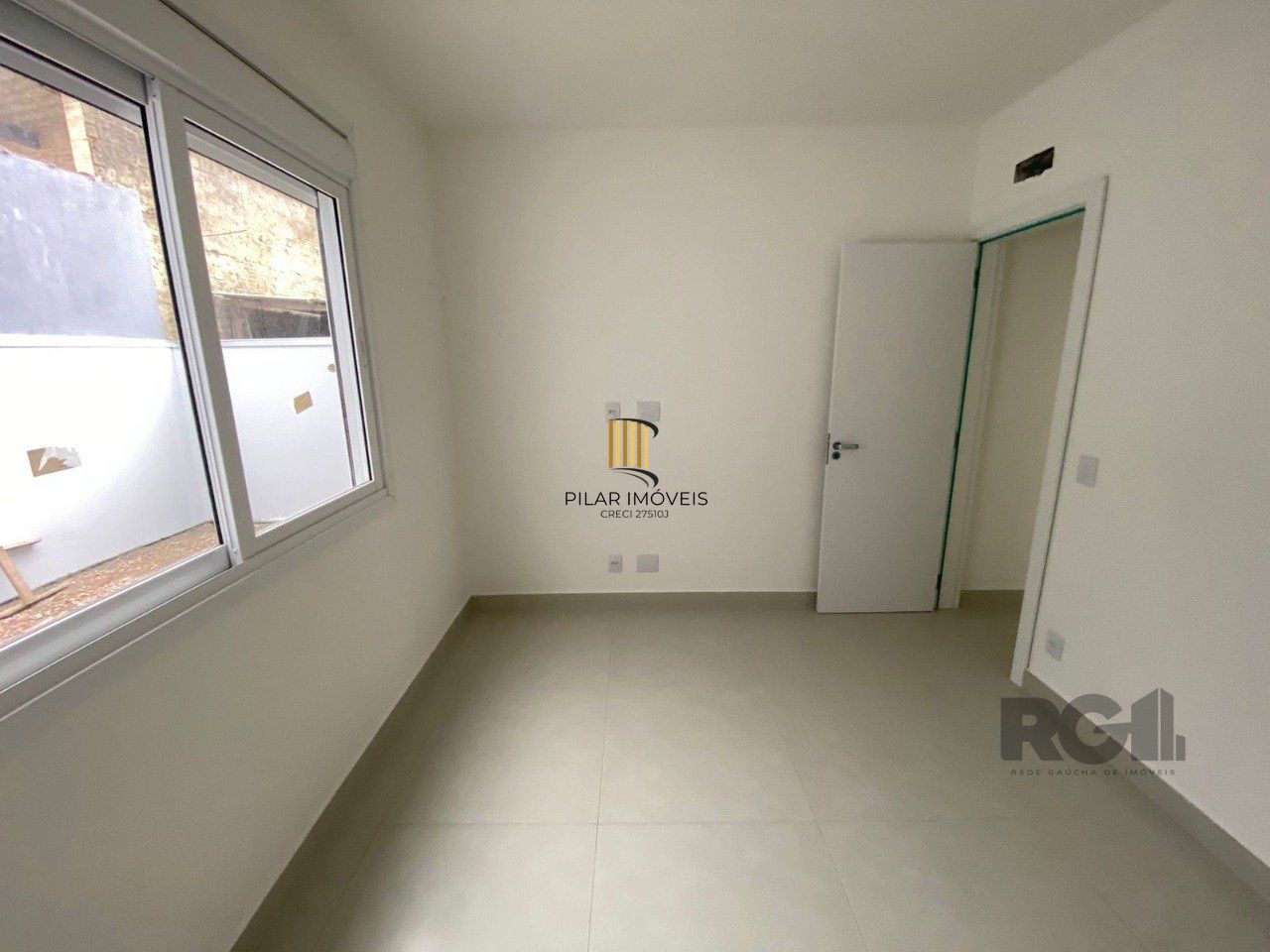 Casa Térrea 03 Dormitórios 01 Suíte