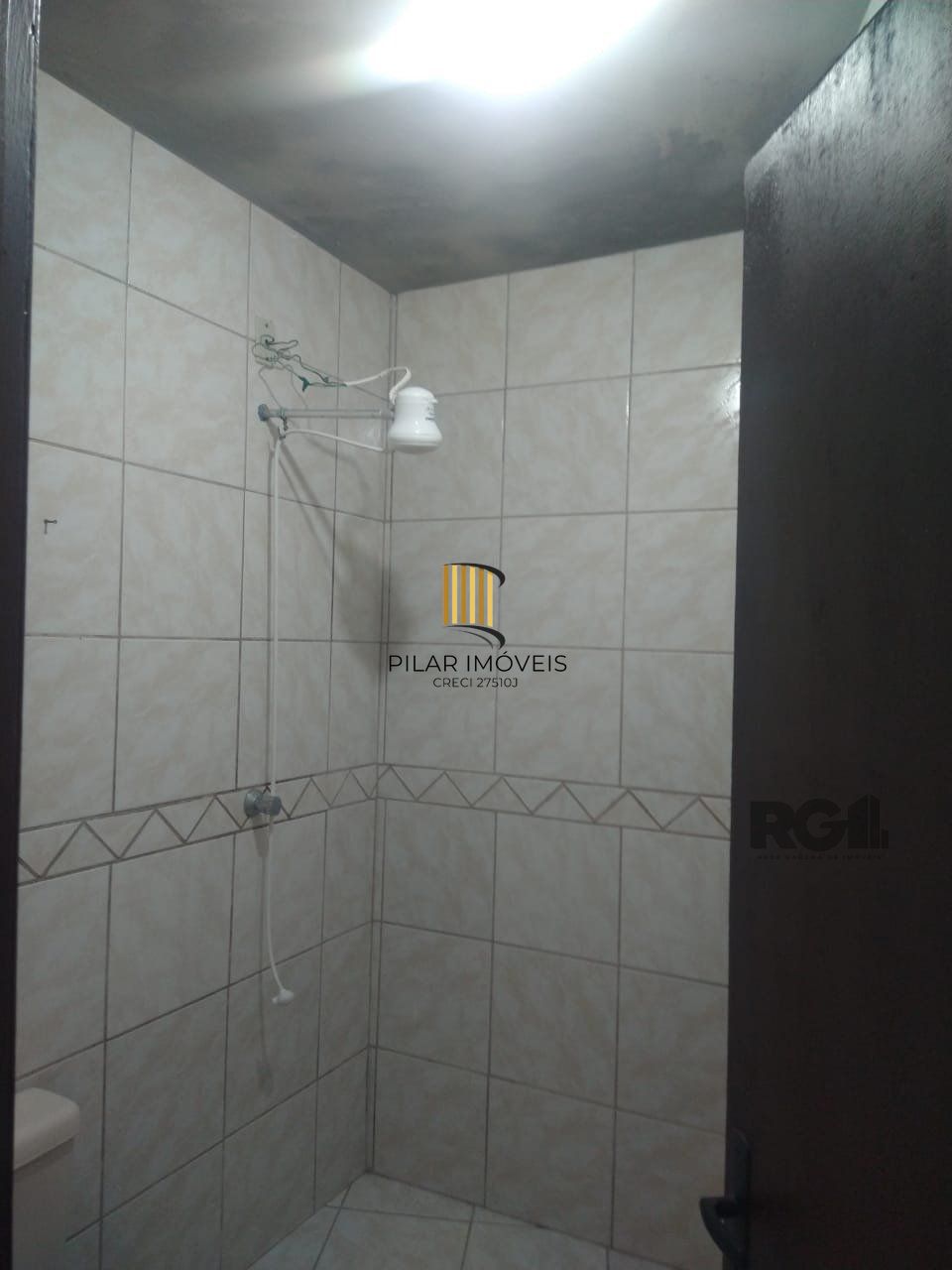 Casa Para Venda Com Amplo Pátio e Piscina