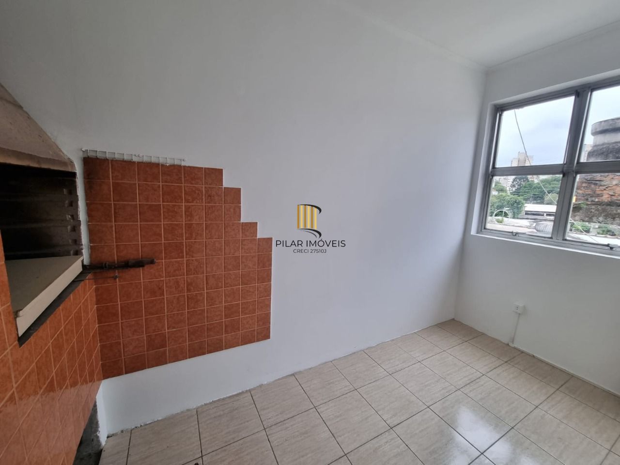 Apartamento 02 Dormitórios e 01 Vaga Próximo a Avenida Ipiranga