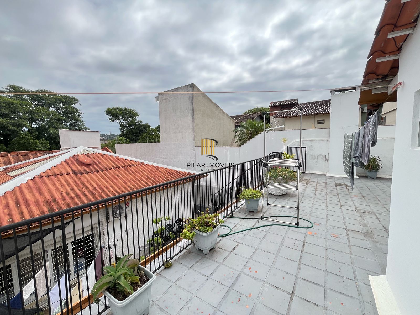 Casa terrea e reformada no bairro Nonoai