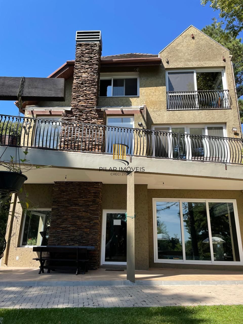 CASA COM PISCINA INDOOR NO CONDOMÍNIO VIVENDAS DA SERRA – CANELA/RS