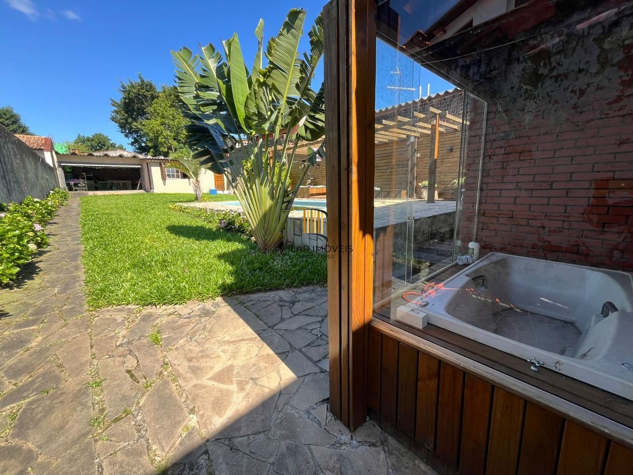 Casa 3 Dormitório(s) Bairro Guarujá