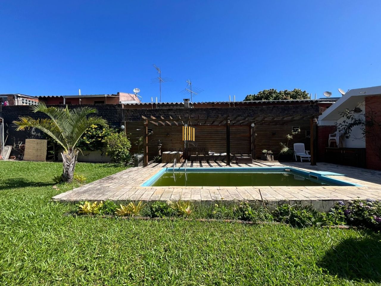 Casa 3 Dormitório(s) Bairro Guarujá