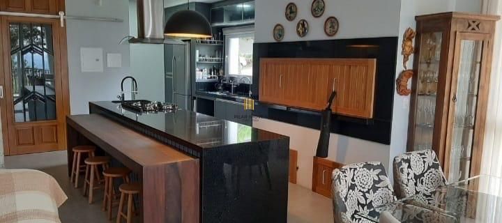 CASA COM PISCINA INDOOR NO CONDOMÍNIO VIVENDAS DA SERRA – CANELA/RS