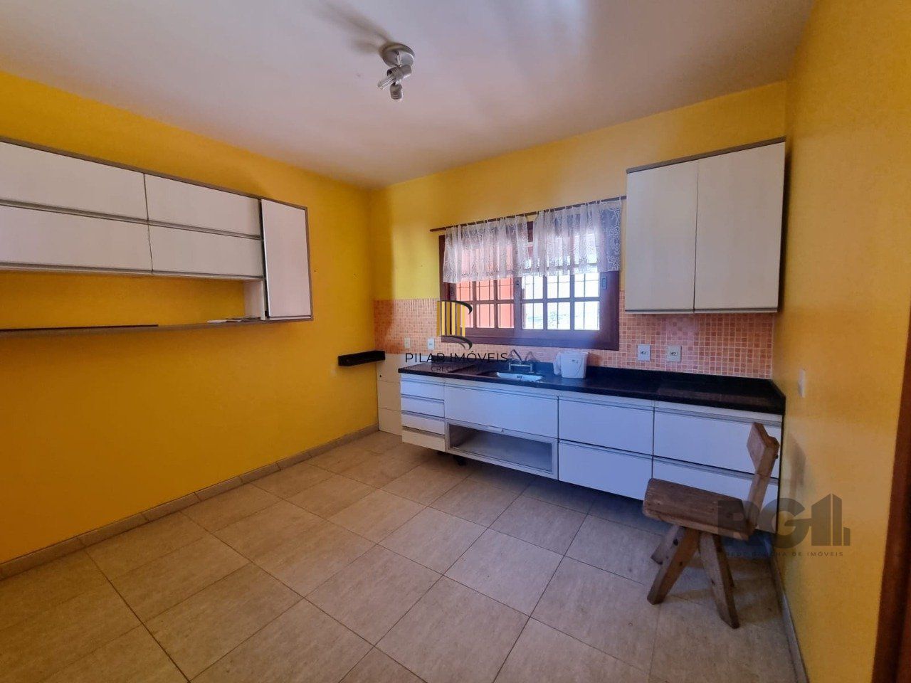 Linda Casa Bairro Ipanema 02 Dormitórios Suíte