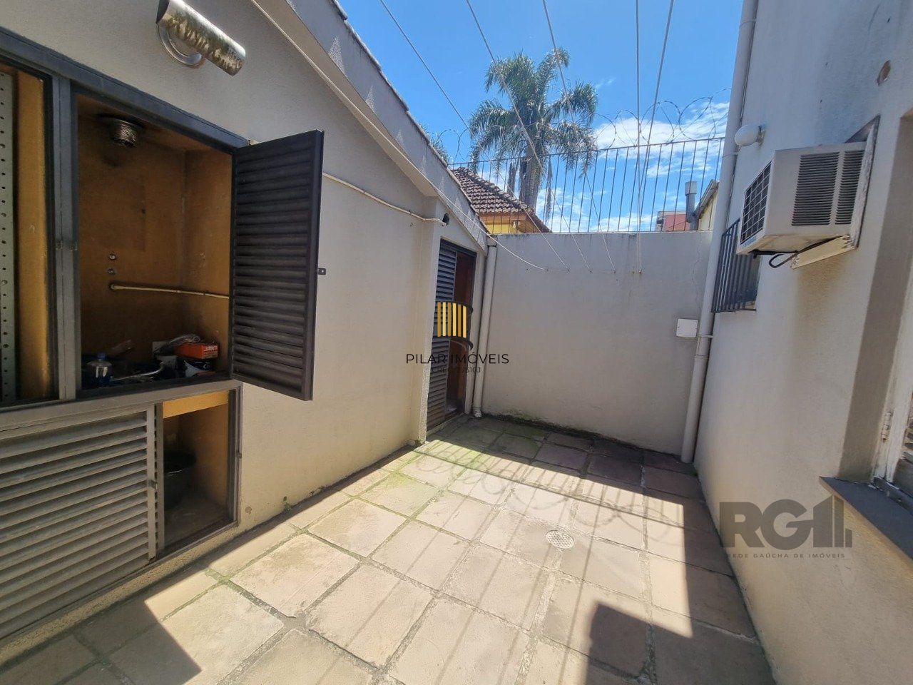 Casa Bairro Ipanema / 4 Quartos / Piscina
