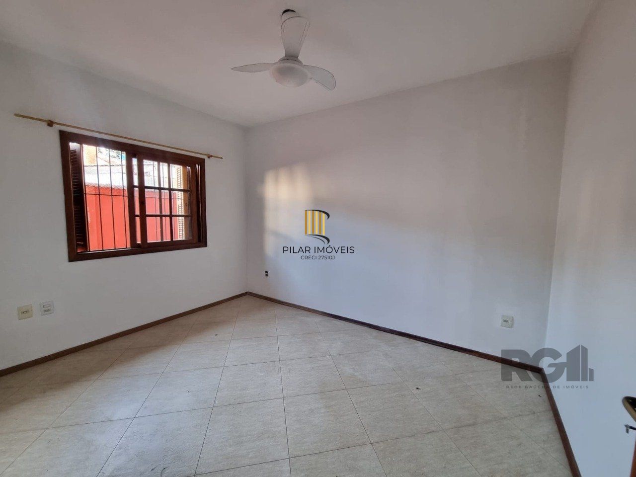 Linda Casa Bairro Ipanema 02 Dormitórios Suíte