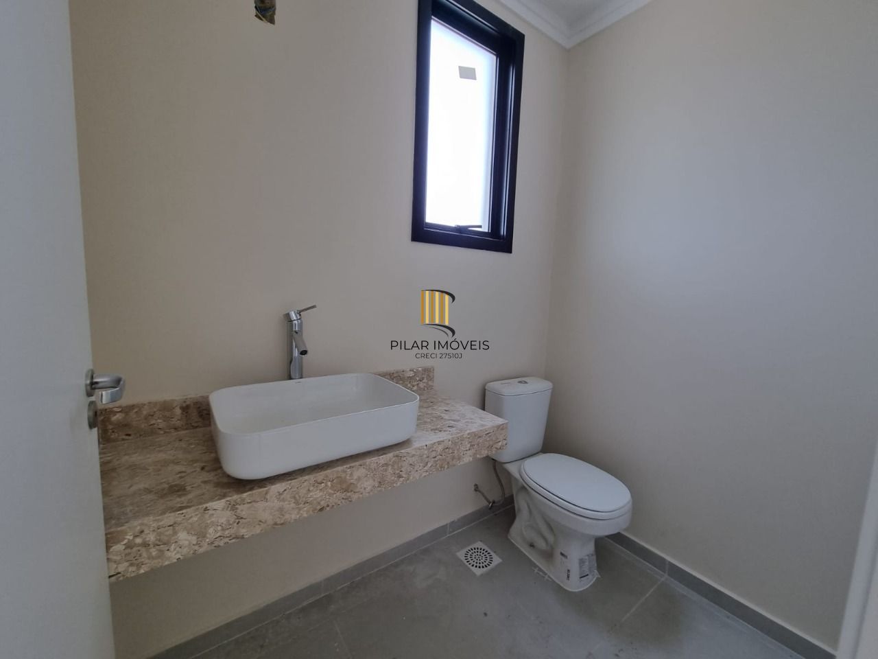 Sobrado com 145m² privativos e 03 Dormitórios No Lagos de Nova Ipanema