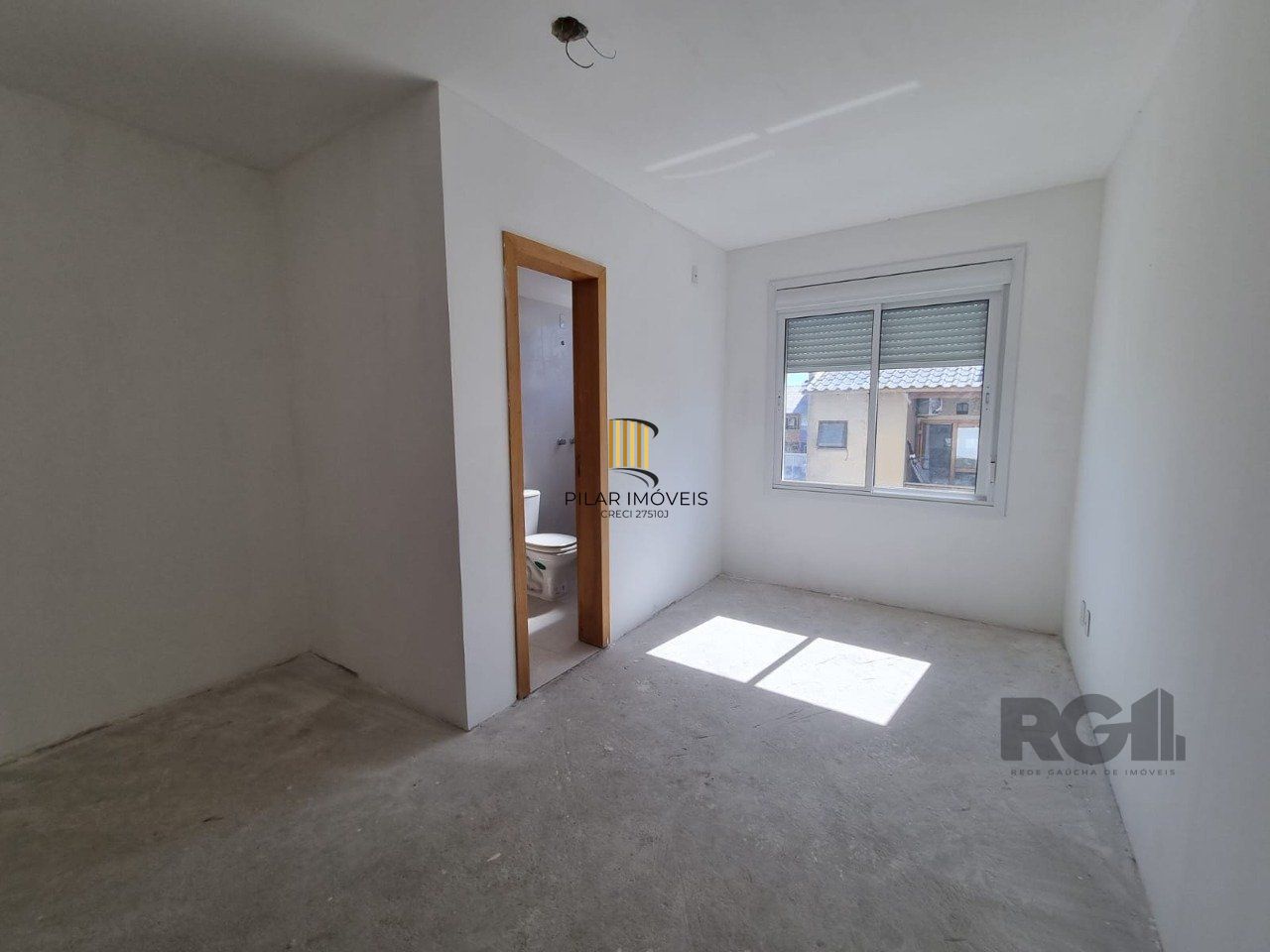 Casa 3 dormitórios no bairro Guarujá