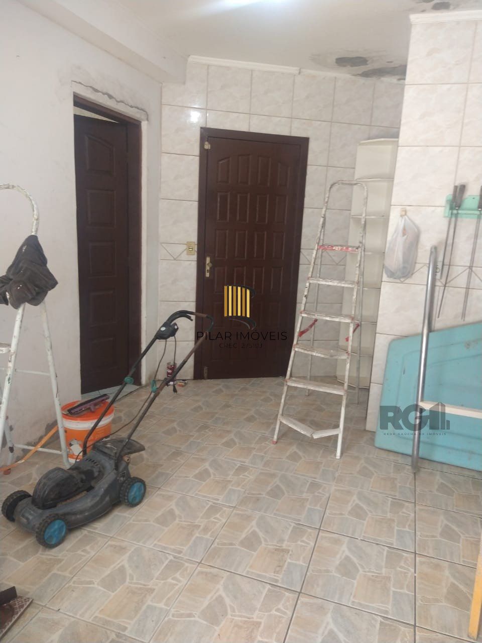 Casa Para Venda Com Amplo Pátio e Piscina