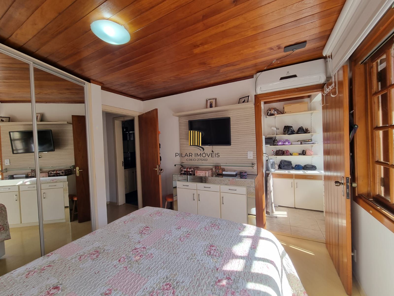 Casa de 3 Dormitórios em Condomínio Fechado Infra Completa