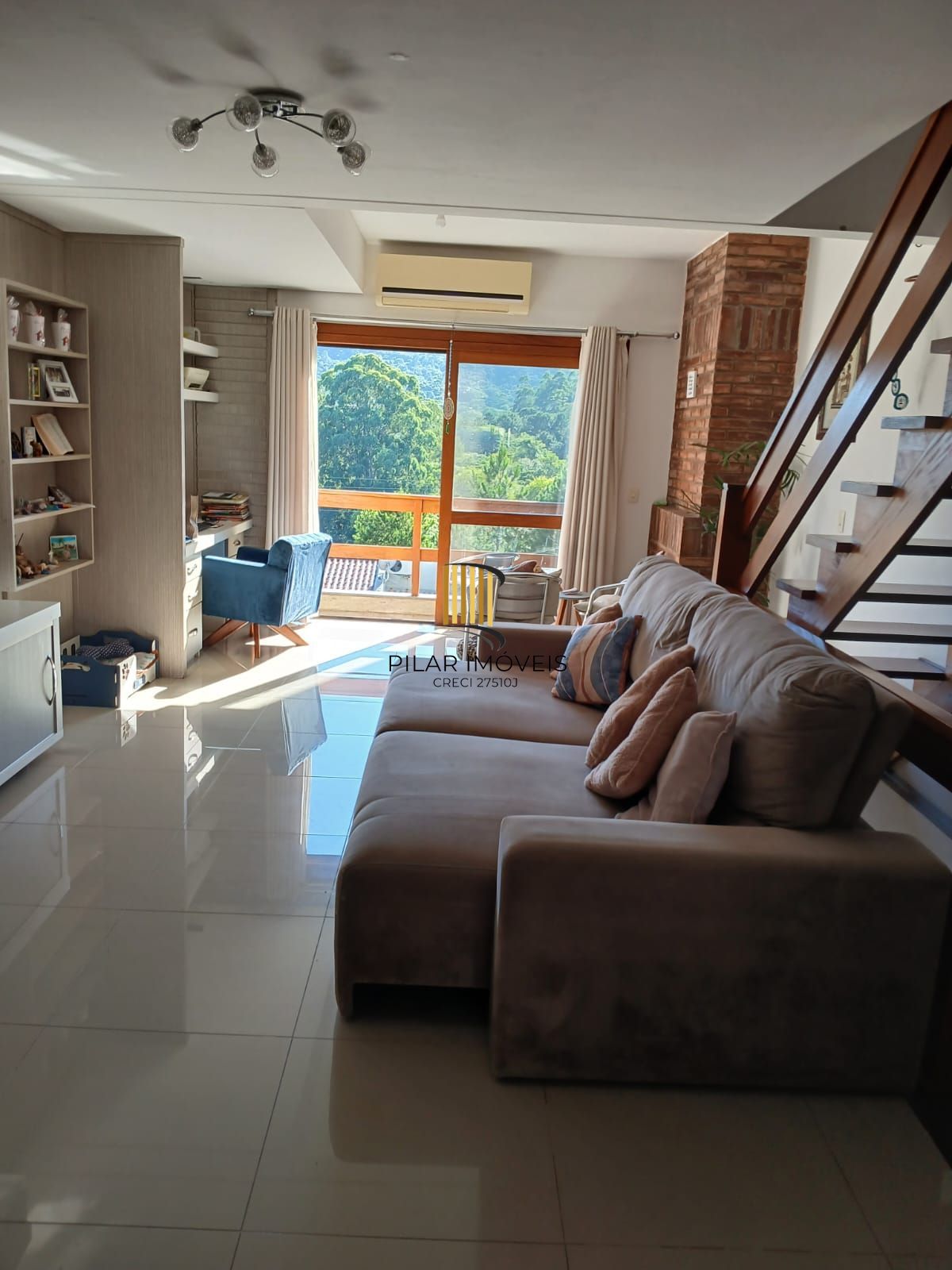 Casa a venda com piscina de 3 dormitórios em porto alegre