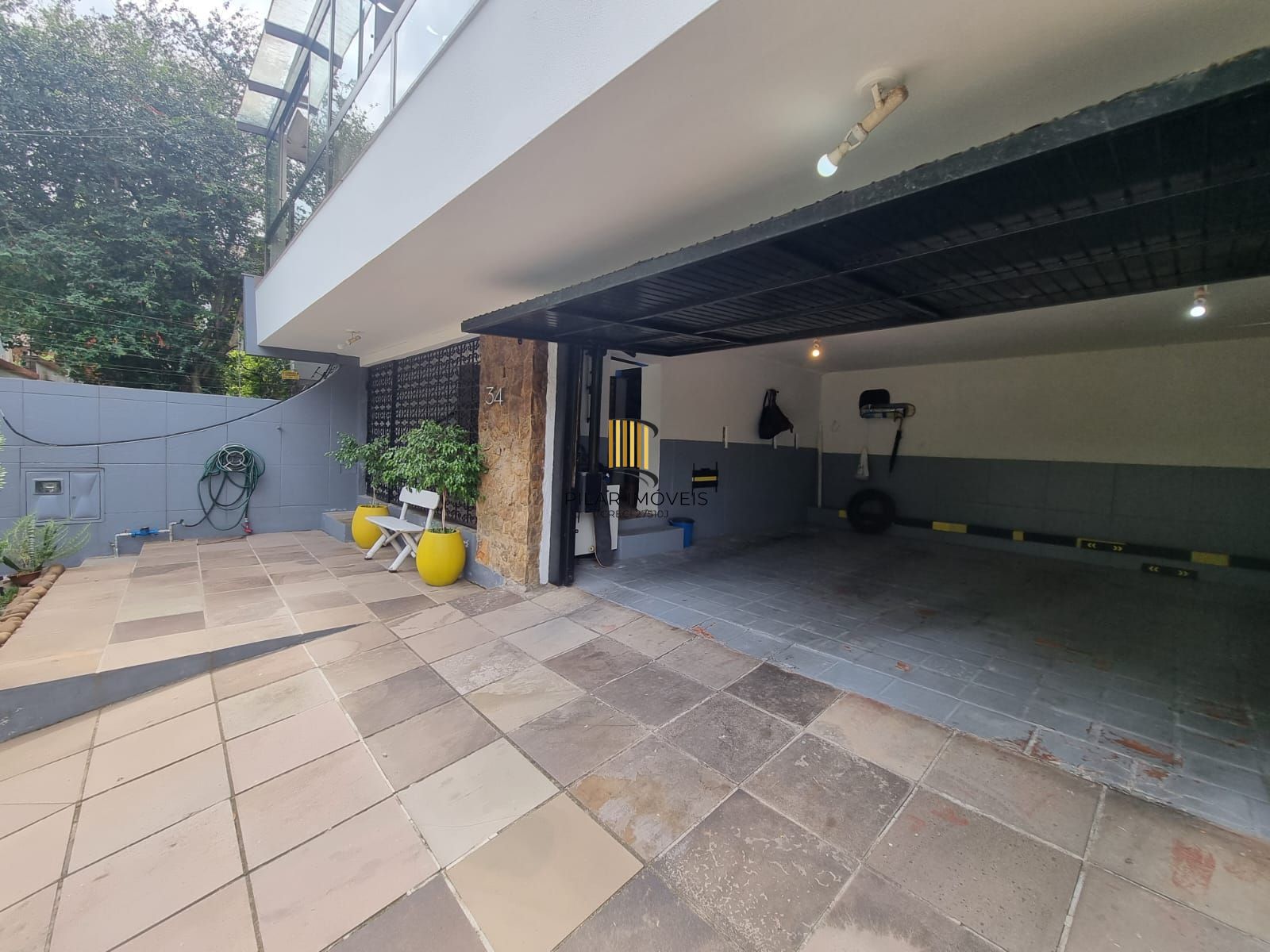 Casa terrea e reformada no bairro Nonoai