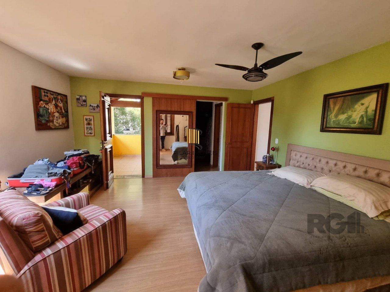 Casa com 4 Dormitórios / Piscina / Terraço / Bairro Ipanema