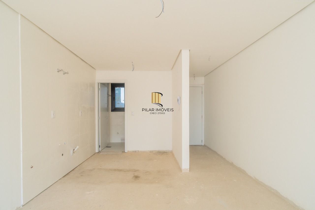 Apartamento Garden / 3 Dormitórios / Suíte / Amplo Pátio / Bairro Tristeza