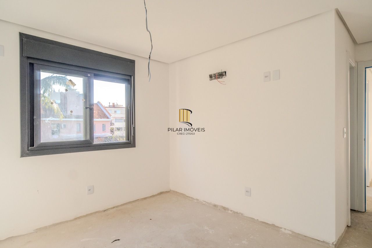 Apartamento Garden / 3 Dormitórios / Suíte / Amplo Pátio / Bairro Tristeza