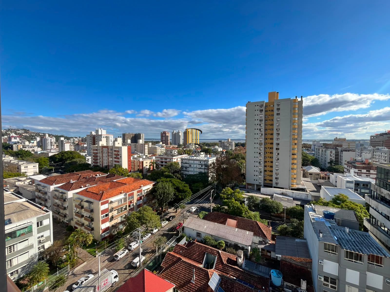 Apartamanto a venda no Menino Deus com 3 quartos e sacada