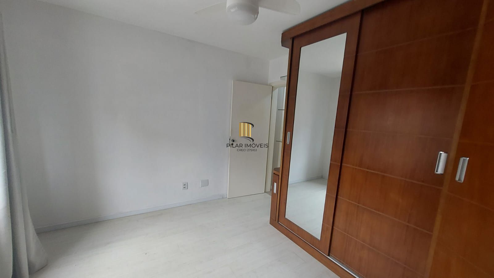 2 QUARTOS, SACADA COM CHURRASQUEIRA - ELEVADOR - CAVALHADA - PORTO ALEGRE - RS