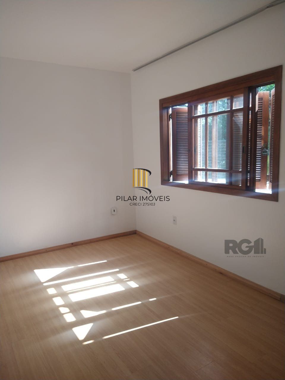 Casa Para Venda Com Amplo Pátio e Piscina