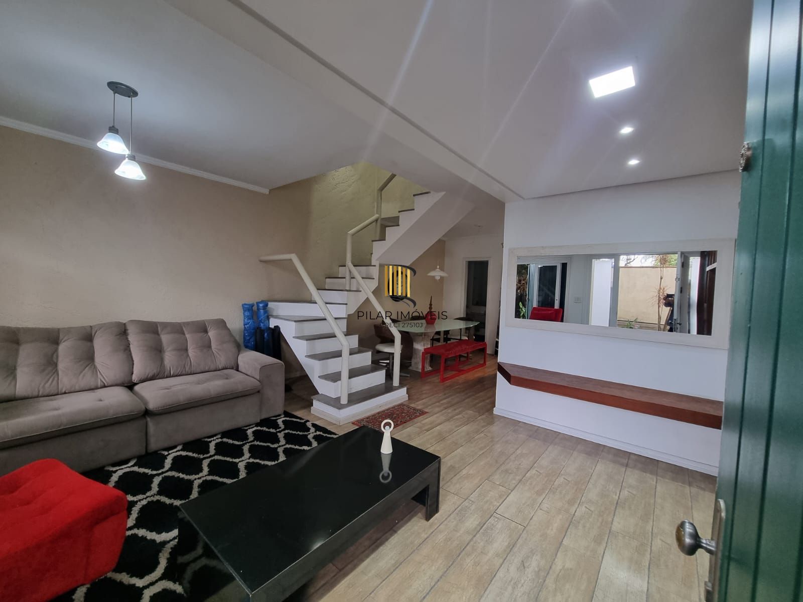 Casa em Condomínio 3 Suítes / Bairro Ipanema