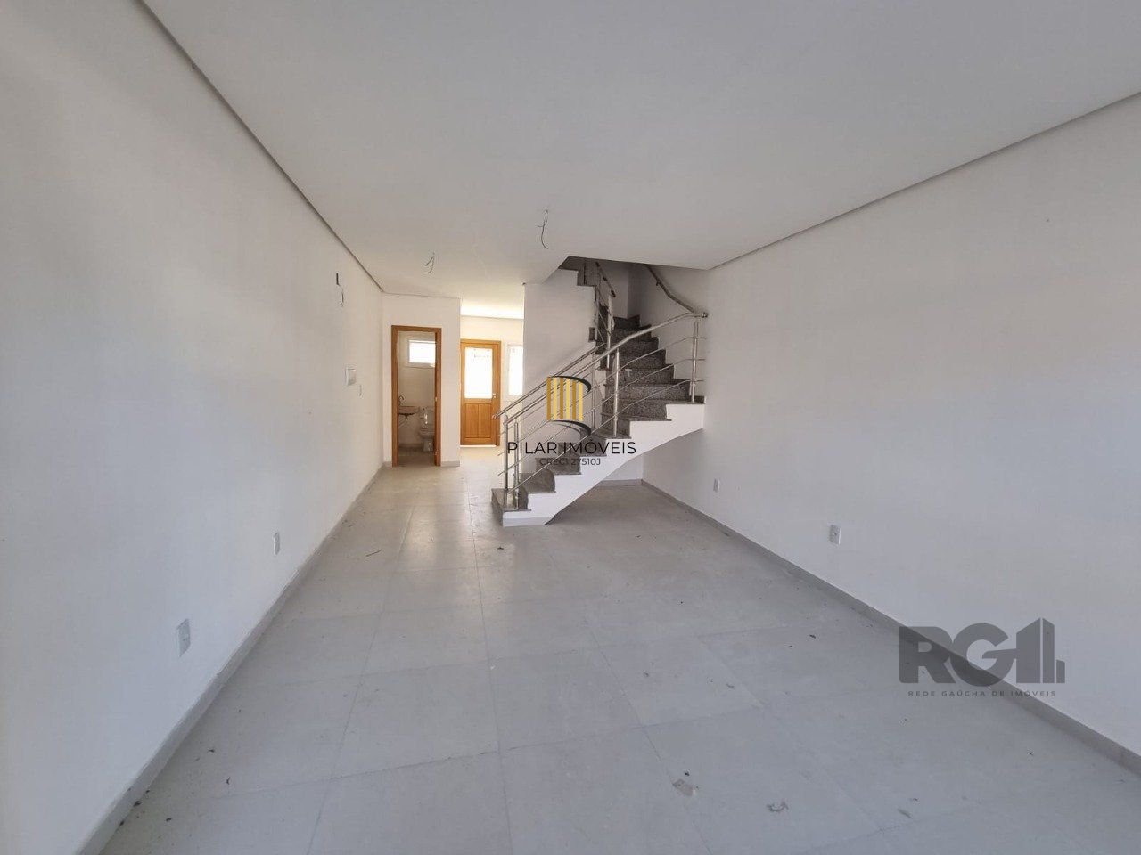 Casa 3 dormitórios no bairro Guarujá