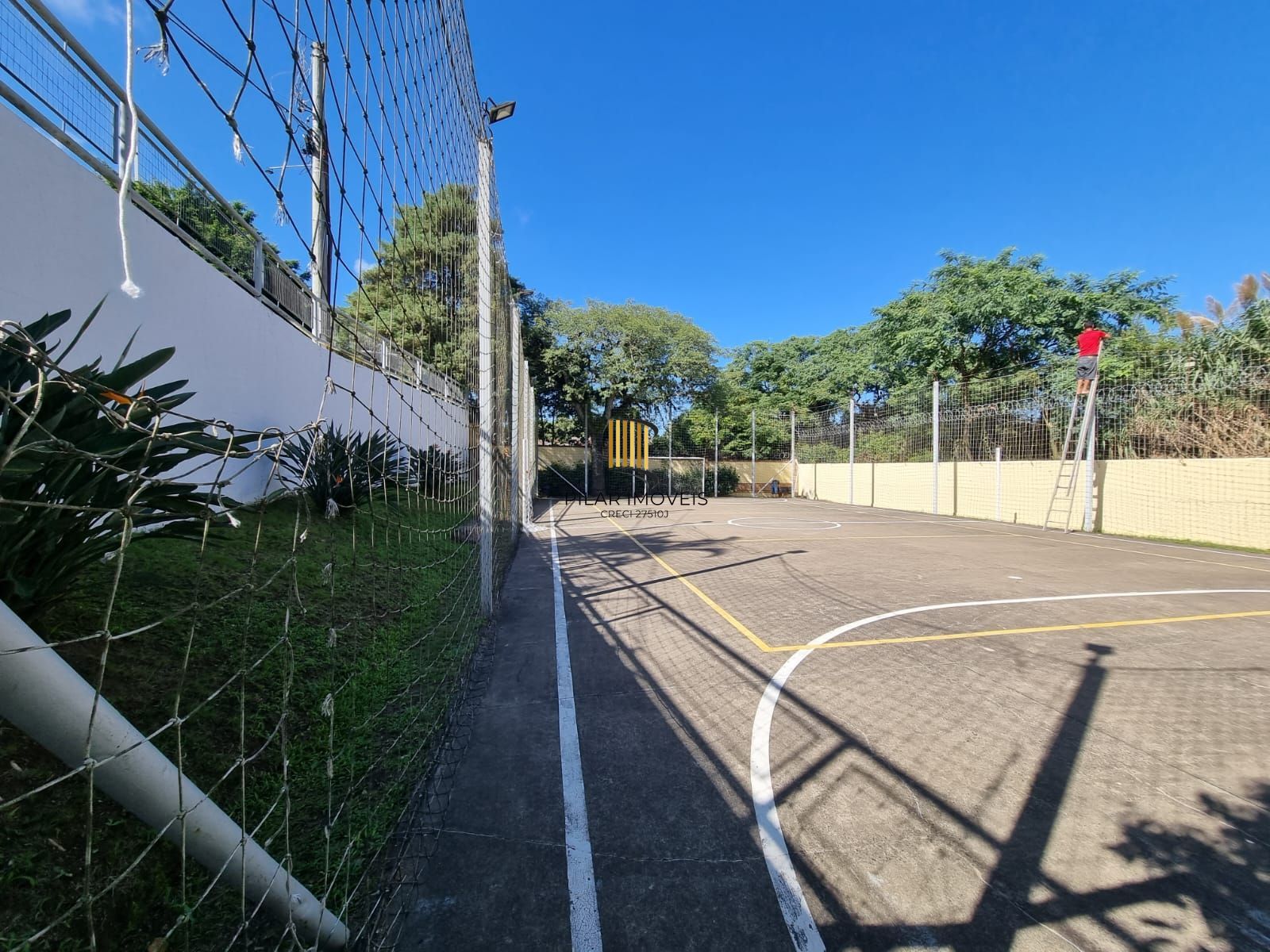 Casa de 3 Dormitórios em Condomínio Fechado Infra Completa