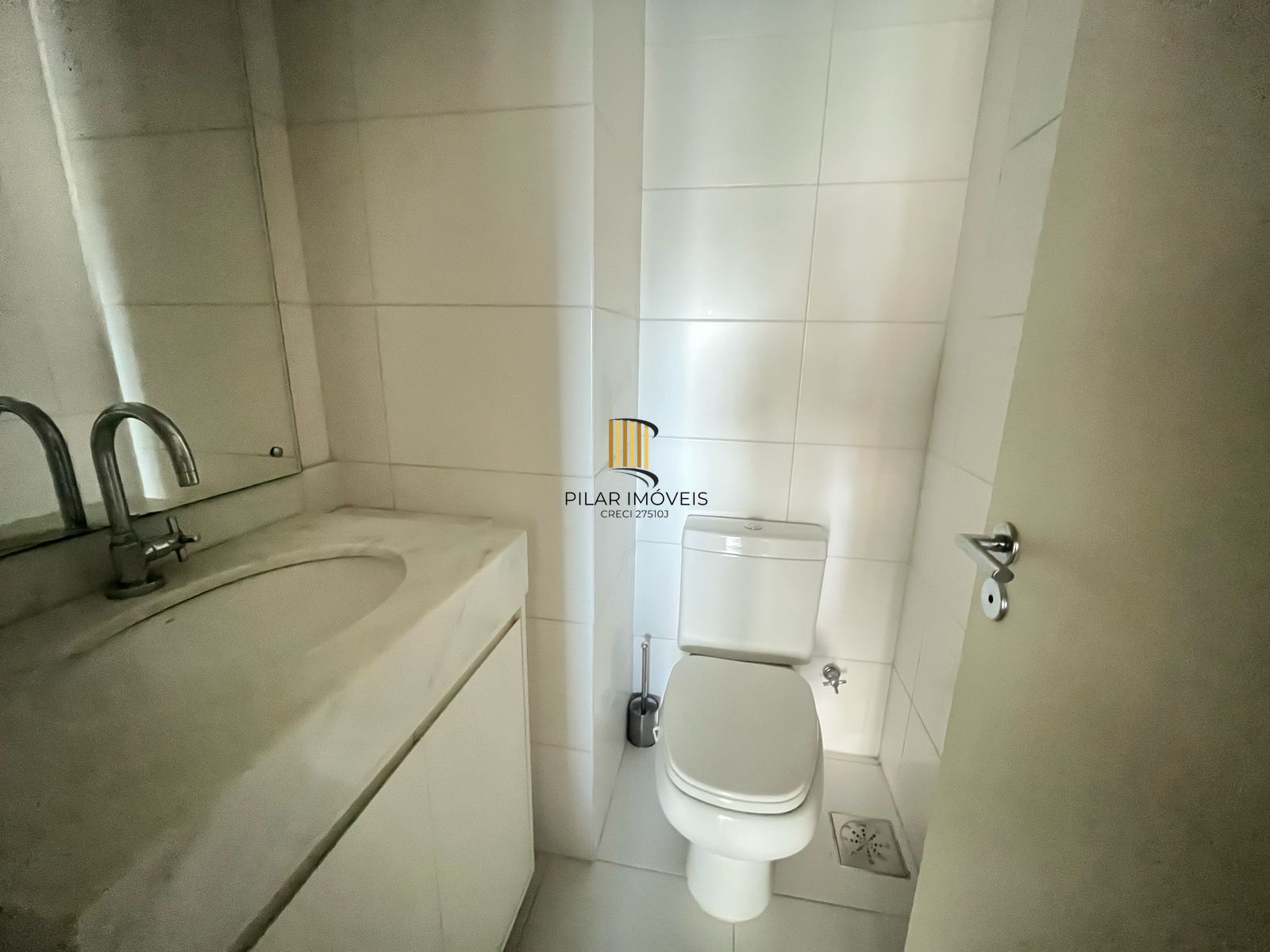 Sala mobiliada no Diamond Tower